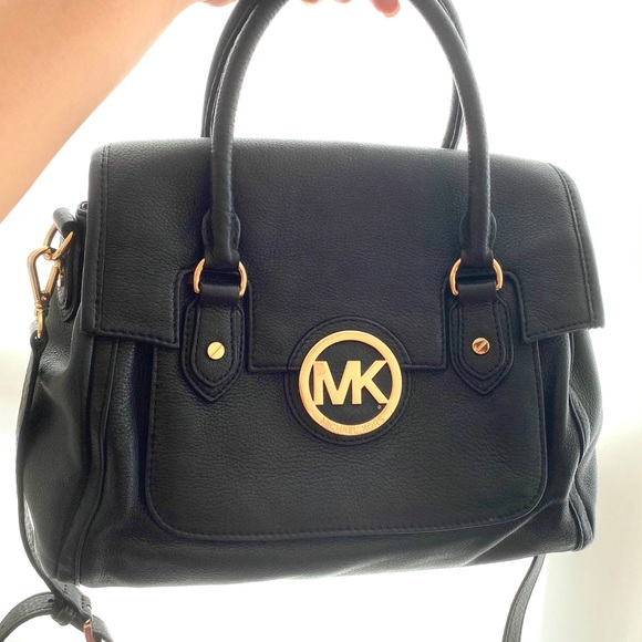 Michael Kors black handbag with strap - Picture 3 of 8